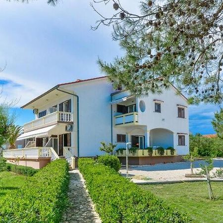 Apartments In House Liveric, In Vir At The Beach Exterior photo